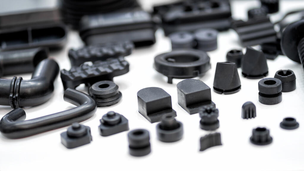Auxiliary equipment for the plastics processing industry | Moretto S.p.A.